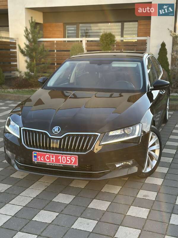 Ліфтбек Skoda Superb 2018 в Стрию
