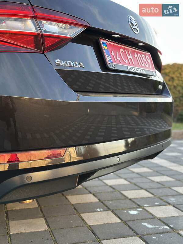 Ліфтбек Skoda Superb 2018 в Стрию