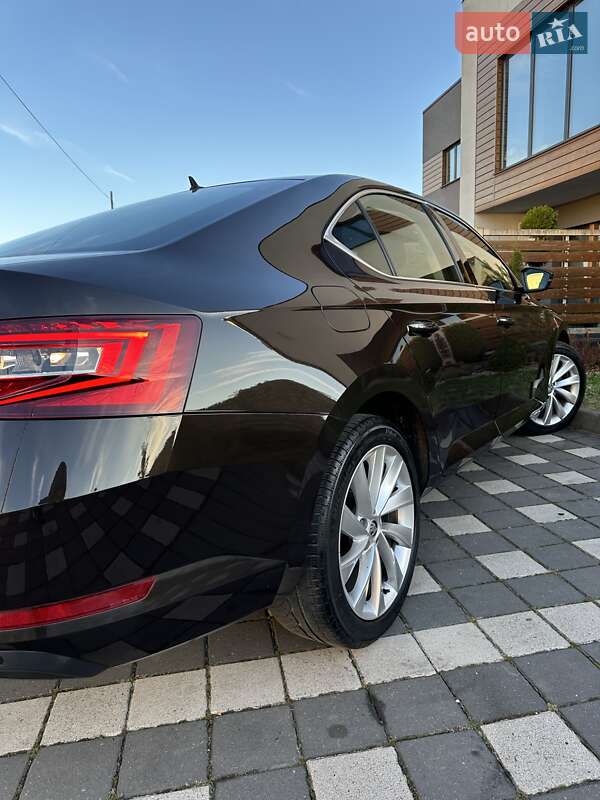 Ліфтбек Skoda Superb 2018 в Стрию