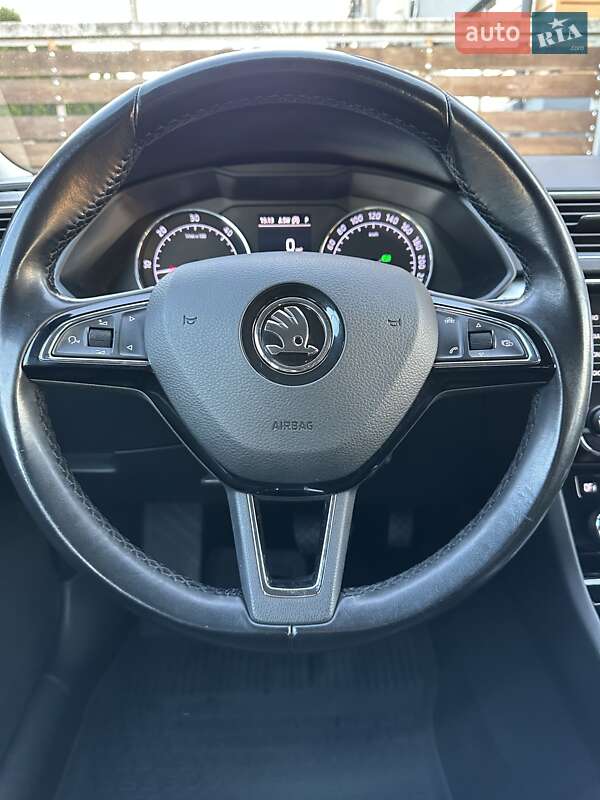 Ліфтбек Skoda Superb 2018 в Стрию