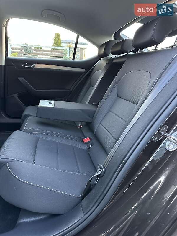 Ліфтбек Skoda Superb 2018 в Стрию