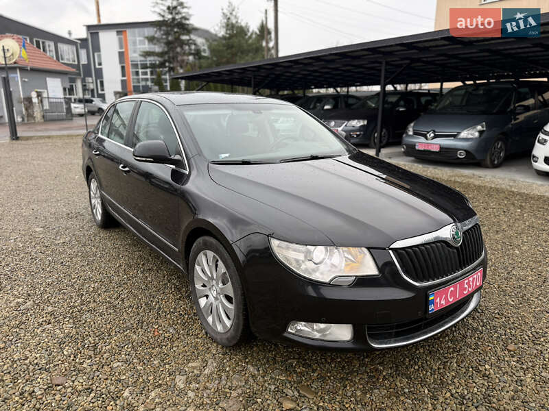 Ліфтбек Skoda Superb 2011 в Калуші