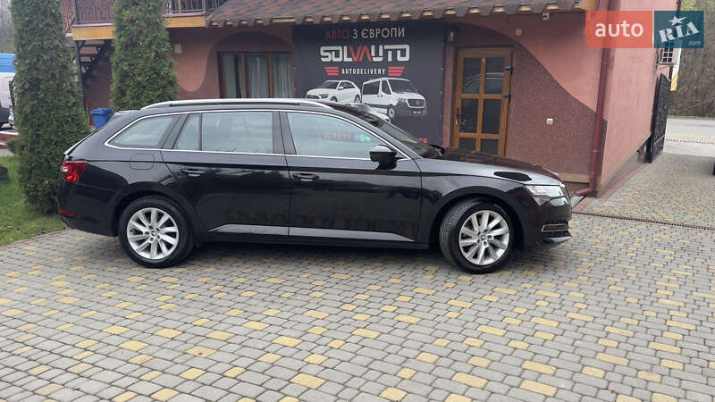 Универсал Skoda Superb 2022 в Сваляве