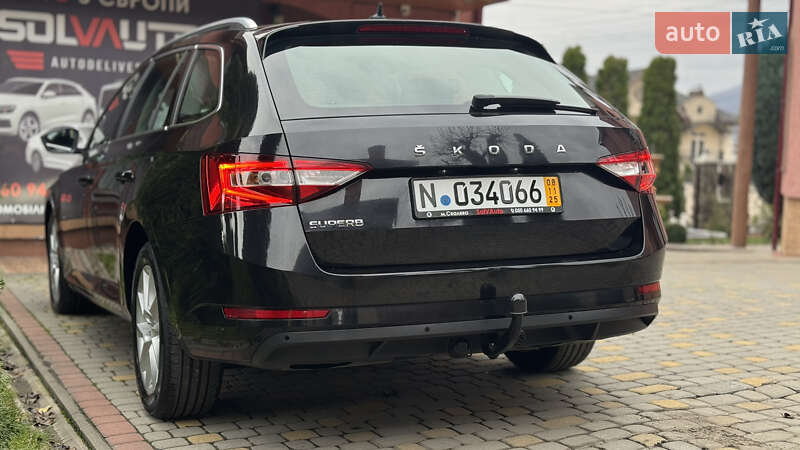 Универсал Skoda Superb 2022 в Сваляве