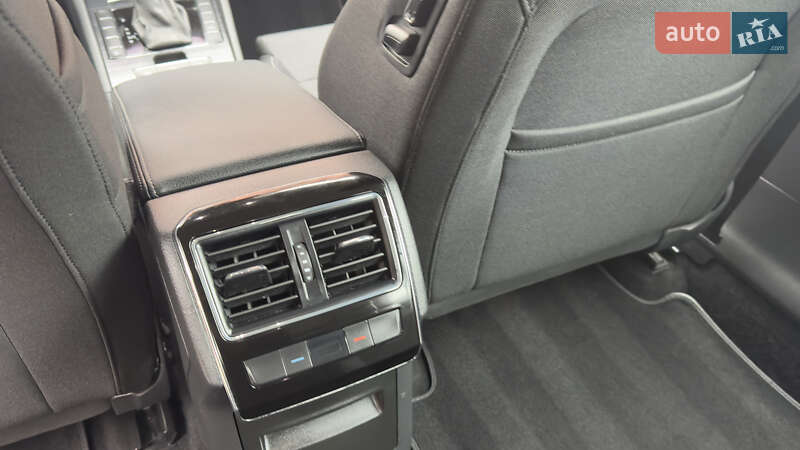 Универсал Skoda Superb 2022 в Сваляве