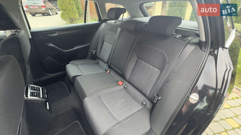 Универсал Skoda Superb 2022 в Сваляве