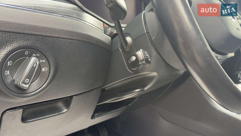 Универсал Skoda Superb 2022 в Сваляве