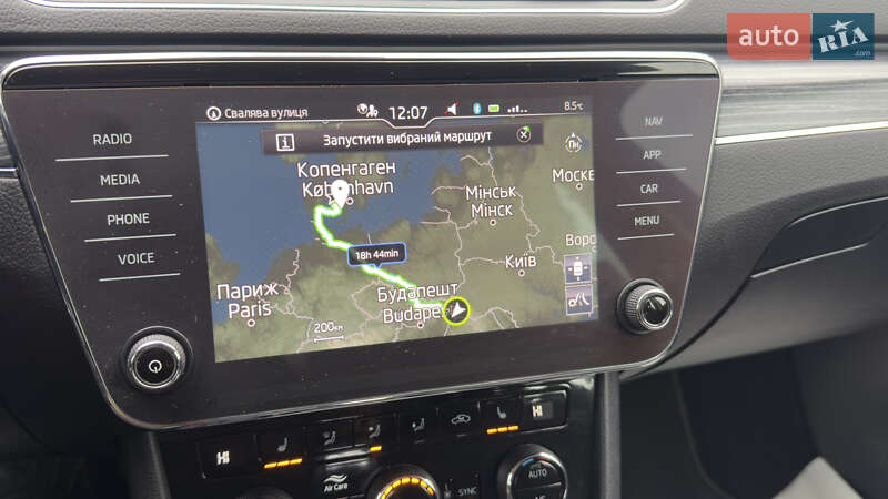 Универсал Skoda Superb 2022 в Сваляве