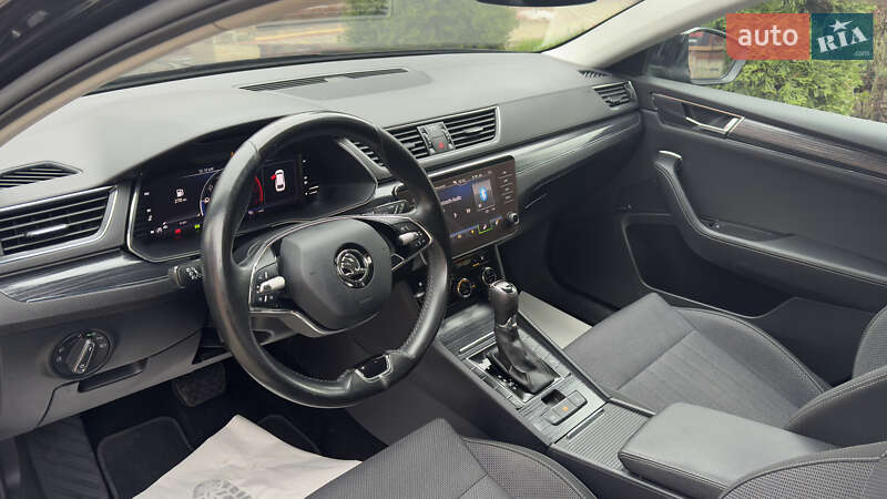 Универсал Skoda Superb 2022 в Сваляве