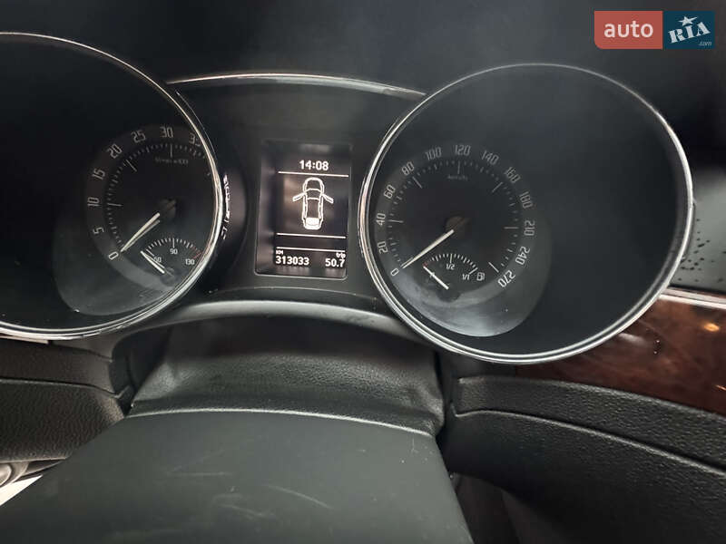 Лифтбек Skoda Superb 2012 в Делятине