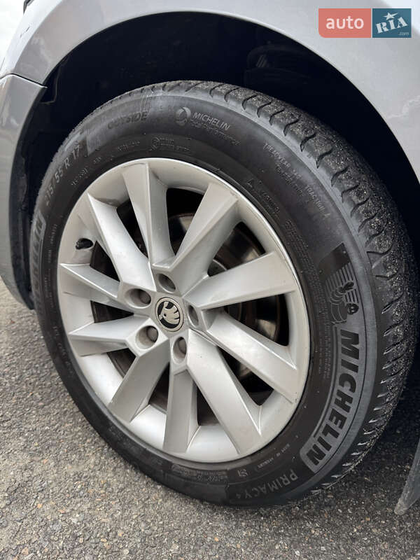 Лифтбек Skoda Superb 2016 в Киеве