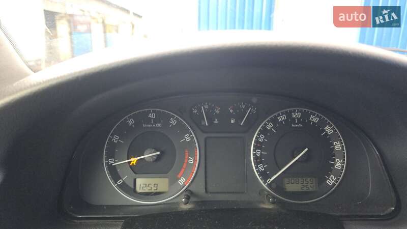 Лифтбек Skoda Superb 2006 в Славянске