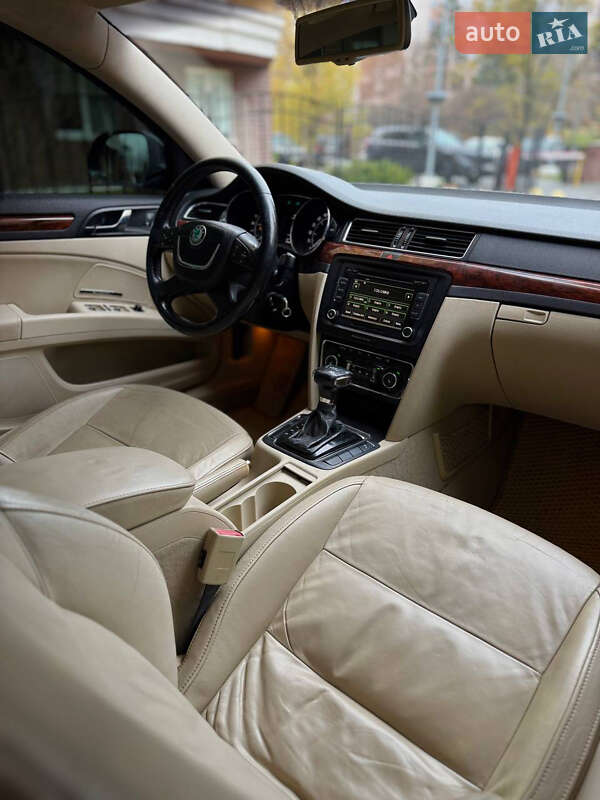 Лифтбек Skoda Superb 2009 в Львове