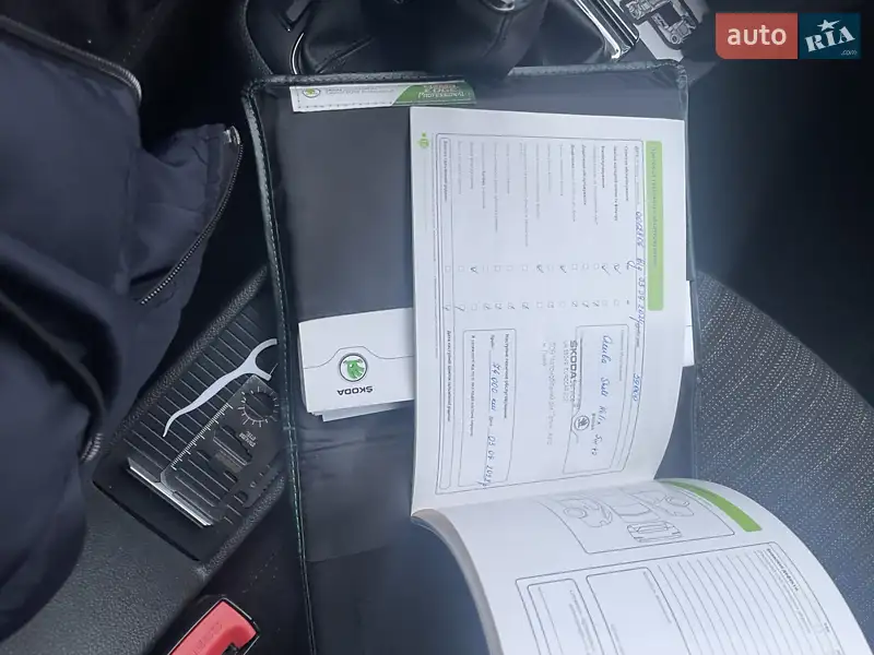 Лифтбек Skoda Superb 2014 в Львове документ