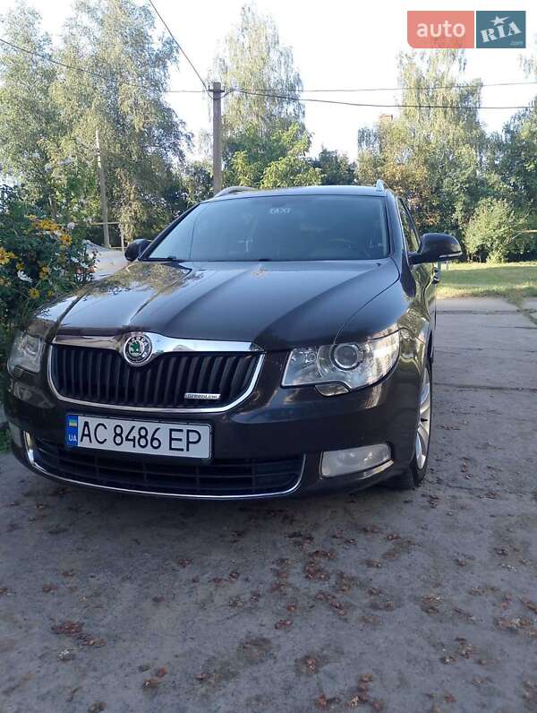 Skoda Superb 2011