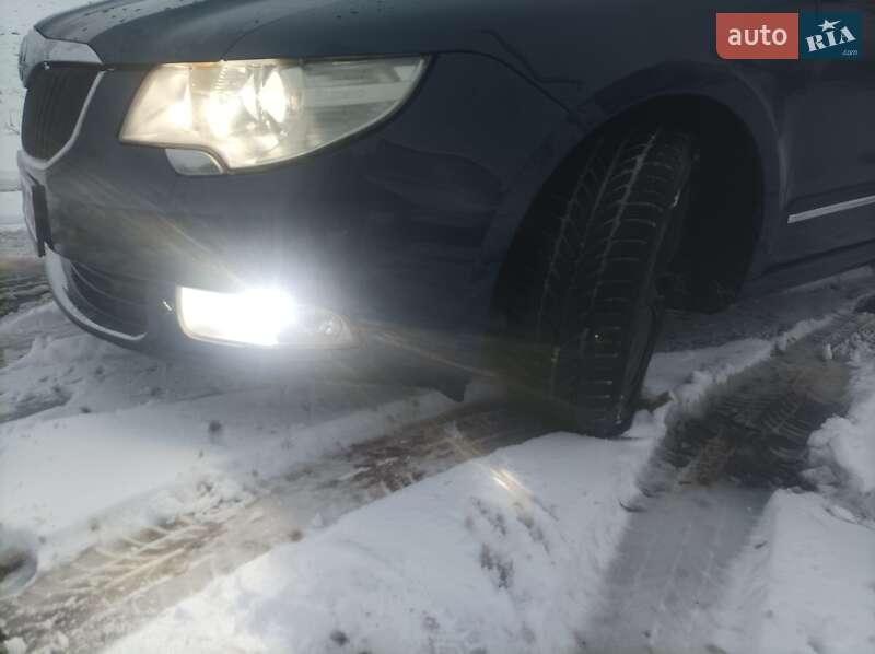Лифтбек Skoda Superb 2009 в Львове