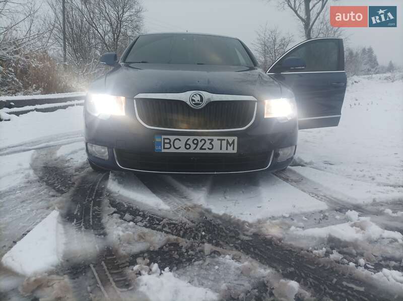 Лифтбек Skoda Superb 2009 в Львове