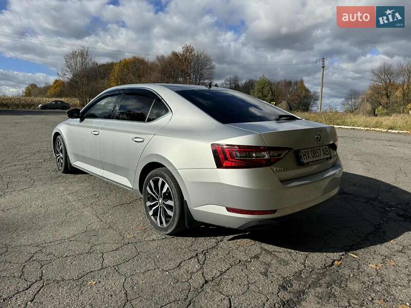 Ліфтбек Skoda Superb 2016 в Хмельницькому