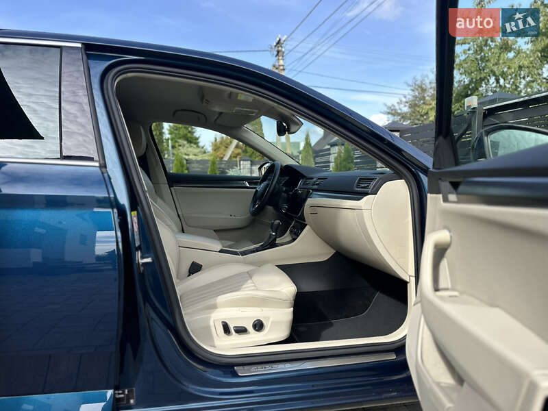 Лифтбек Skoda Superb 2019 в Луцке