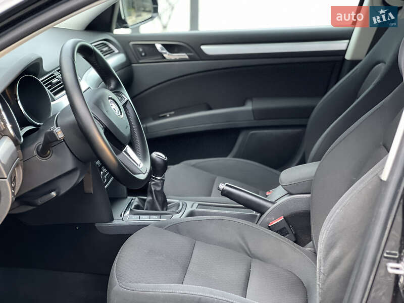 Универсал Skoda Superb 2015 в Львове