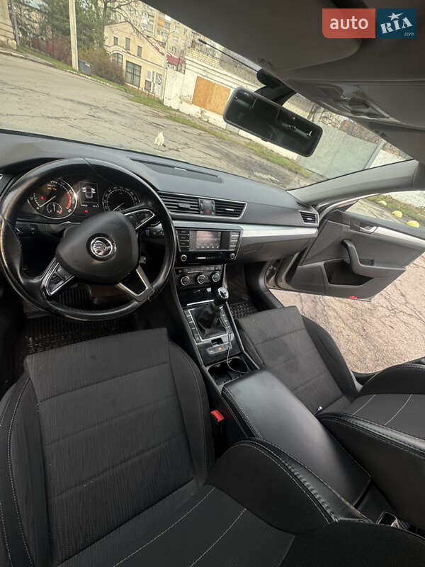 Лифтбек Skoda Superb 2016 в Харькове