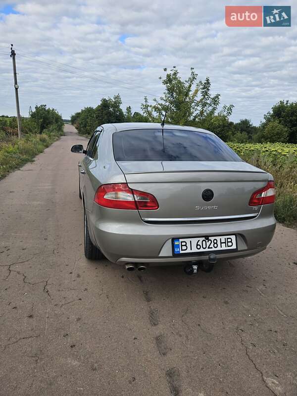 Лифтбек Skoda Superb 2008 в Гадяче