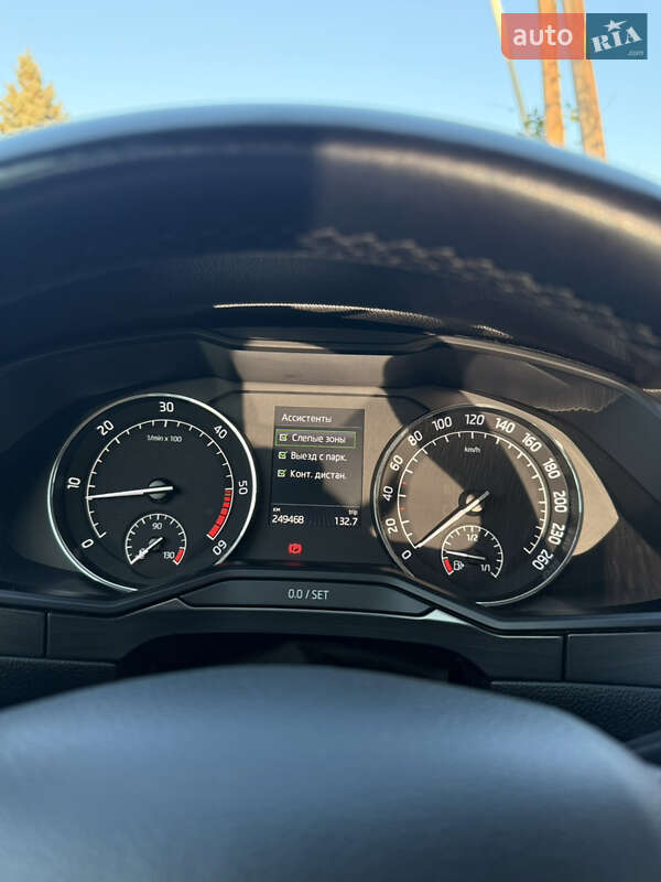 Ліфтбек Skoda Superb 2015 в Дрогобичі