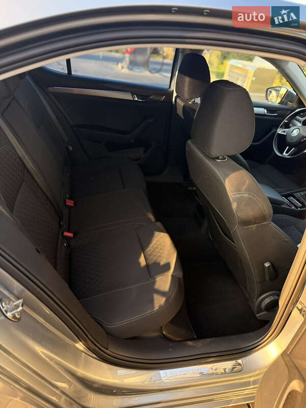 Ліфтбек Skoda Superb 2015 в Дрогобичі