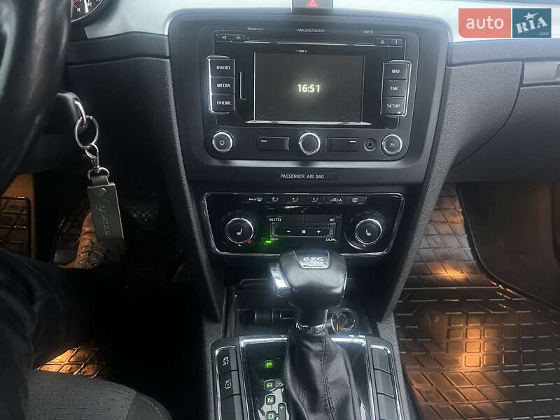 Універсал Skoda Superb 2012 в Хмельницькому