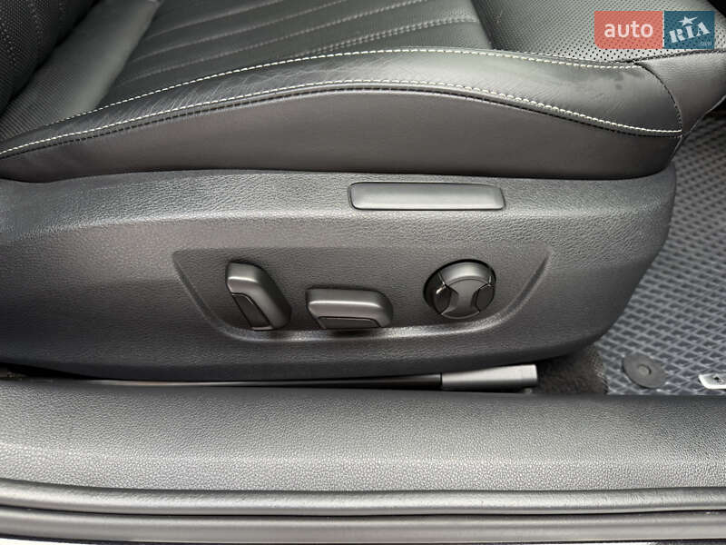 Ліфтбек Skoda Superb 2019 в Стрию