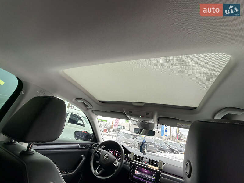 Ліфтбек Skoda Superb 2019 в Стрию