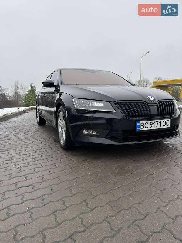 Лифтбек Skoda Superb 2019 в Бродах