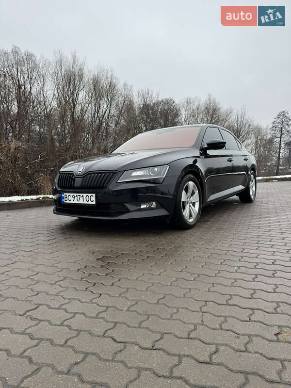 Лифтбек Skoda Superb 2019 в Бродах