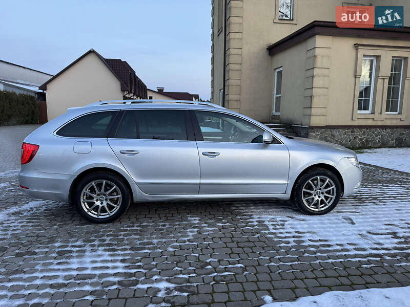 Универсал Skoda Superb 2011 в Почаеве