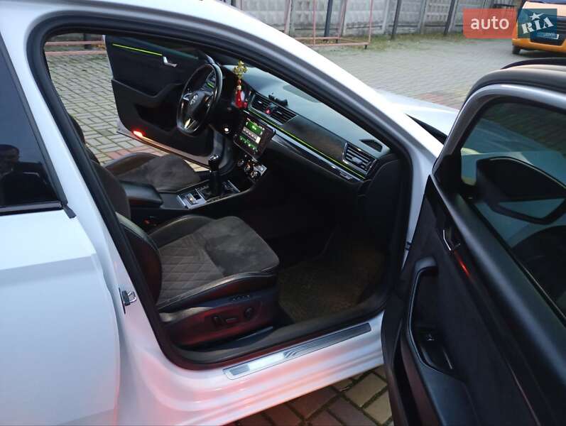 Универсал Skoda Superb 2019 в Изяславе