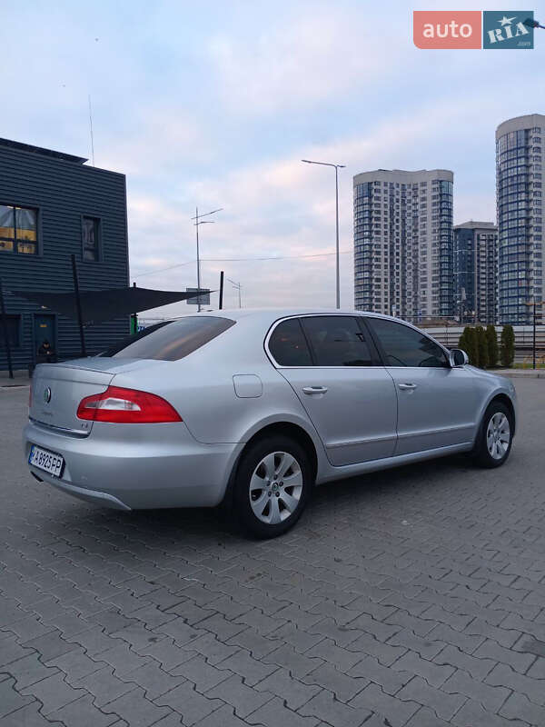 Лифтбек Skoda Superb 2013 в Киеве