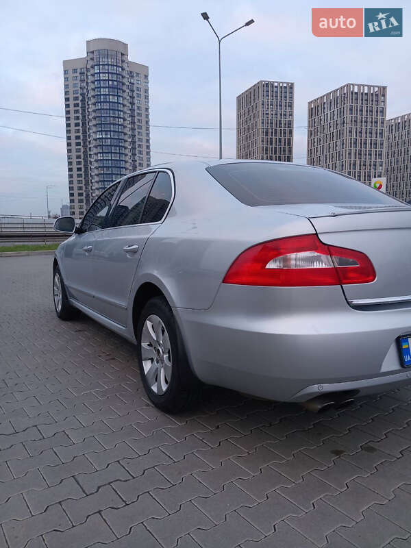 Лифтбек Skoda Superb 2013 в Киеве