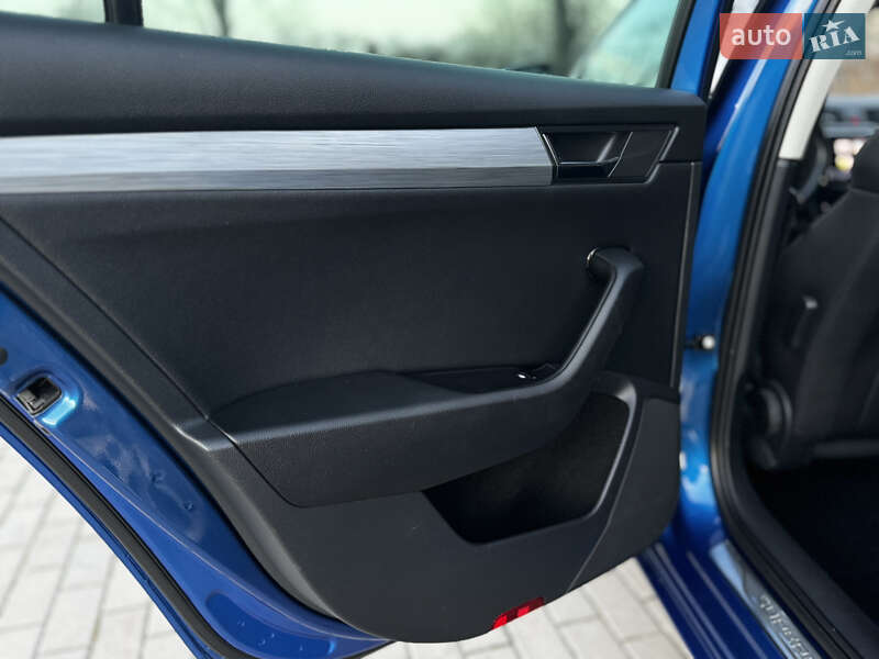 Універсал Skoda Superb 2022 в Дрогобичі