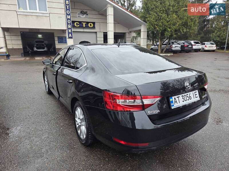 Ліфтбек Skoda Superb 2016 в Хусті