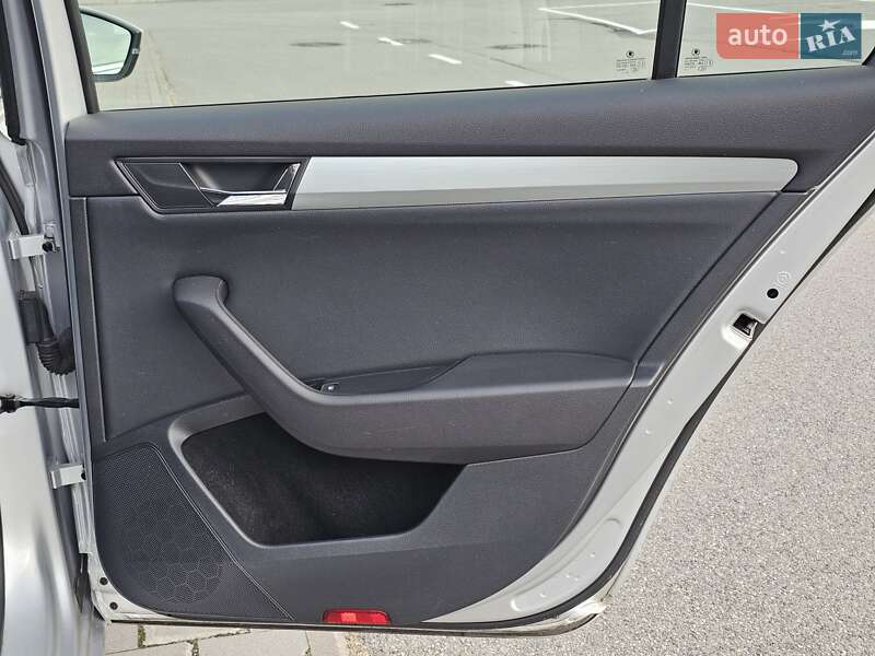 Універсал Skoda Superb 2016 в Києві фото 57 Універсал Skoda Superb 2016 в Києві