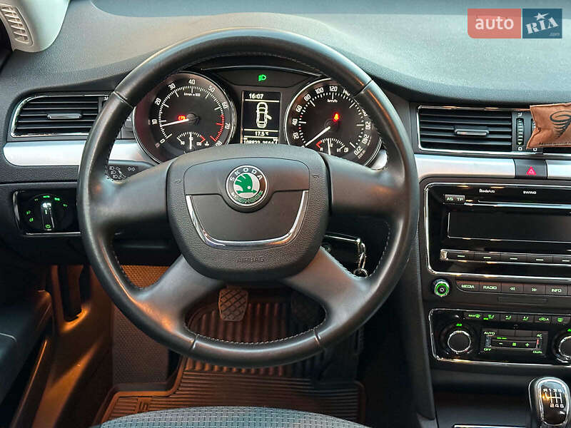 Лифтбек Skoda Superb 2012 в Одессе