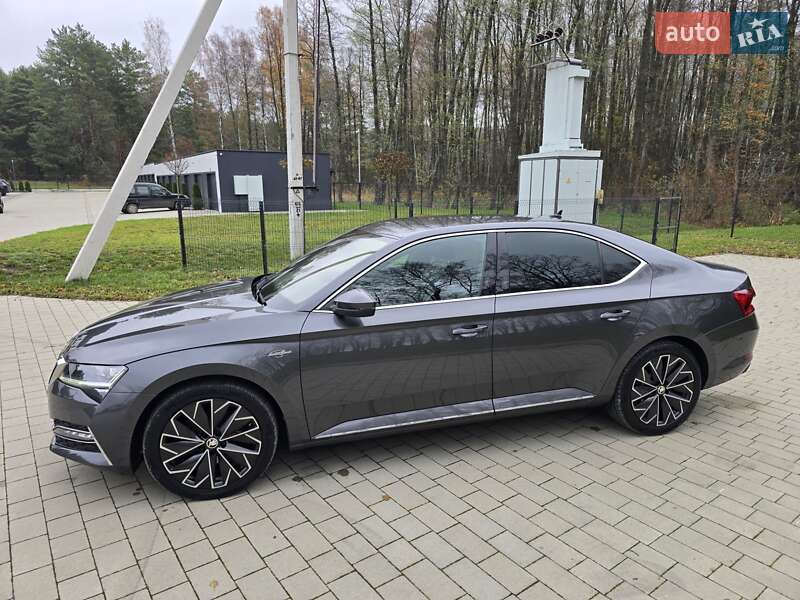Лифтбек Skoda Superb 2021 в Ковеле