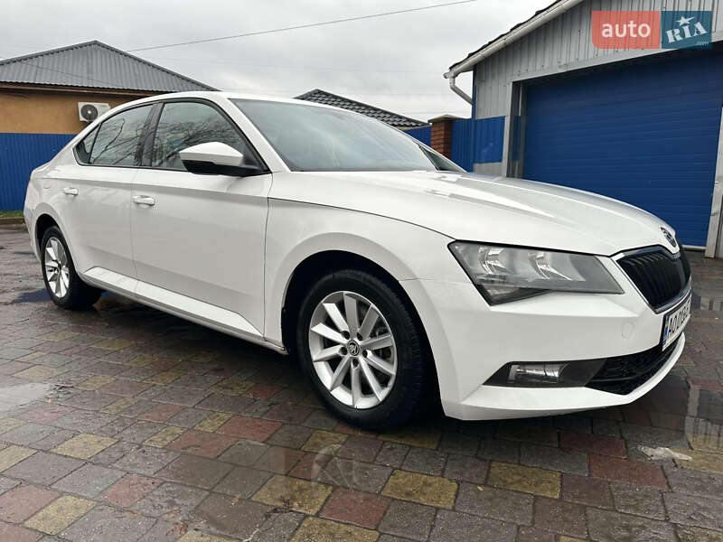Універсал Skoda Superb 2016 в Мукачевому