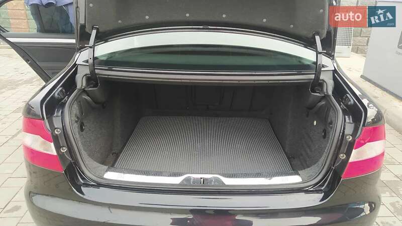 Ліфтбек Skoda Superb 2012 в Виноградові