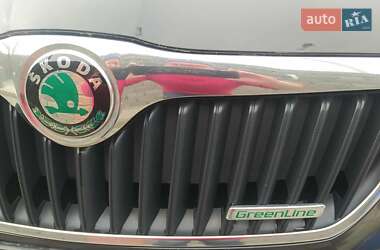 Ліфтбек Skoda Superb 2012 в Виноградові