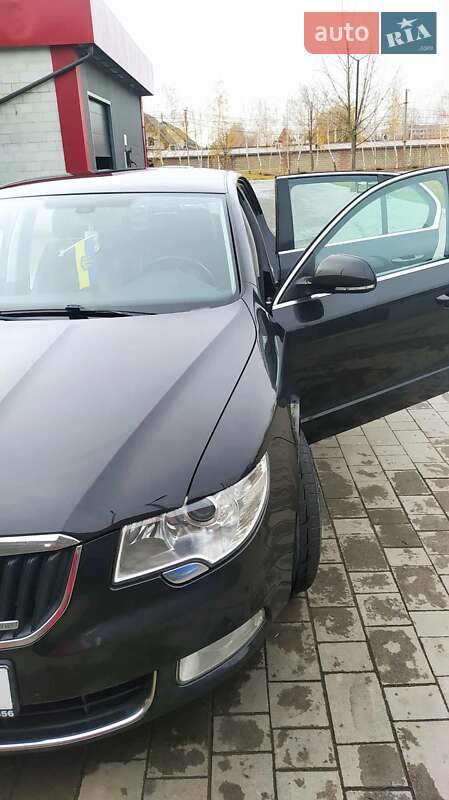 Ліфтбек Skoda Superb 2012 в Виноградові