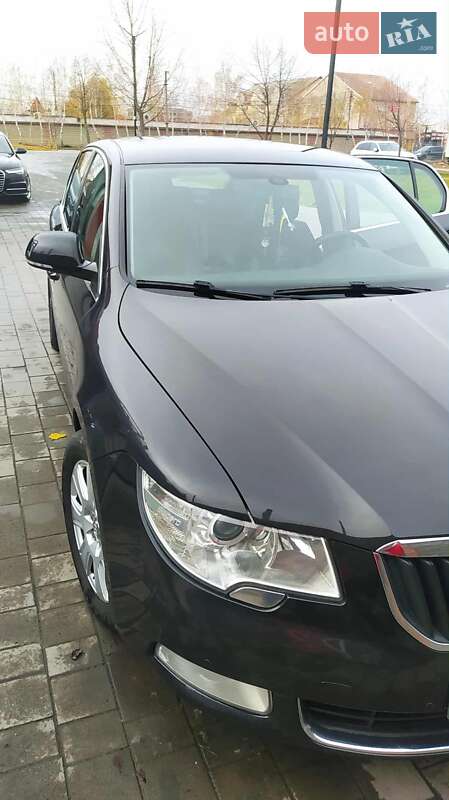 Ліфтбек Skoda Superb 2012 в Виноградові
