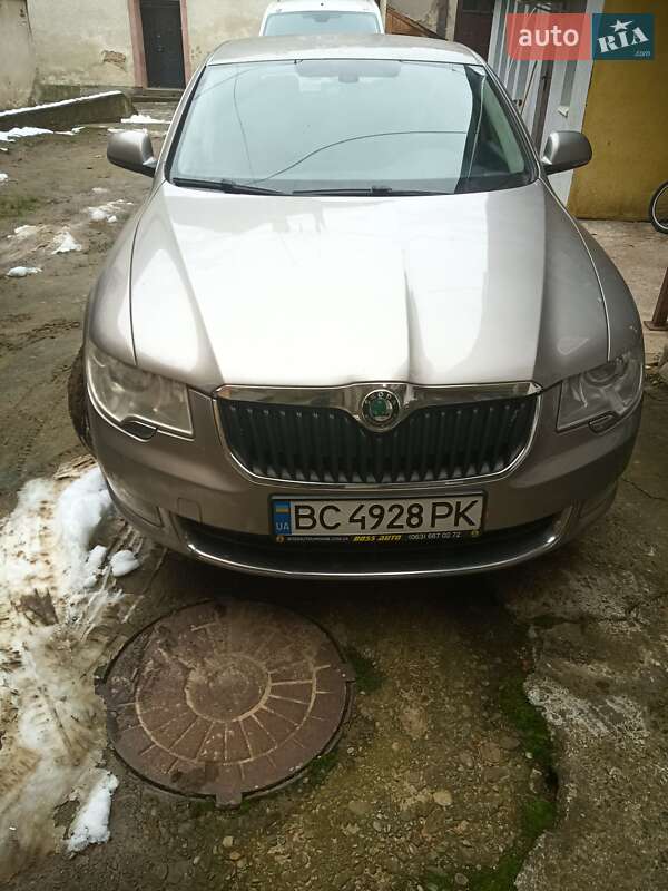 Лифтбек Skoda Superb 2010 в Стрые