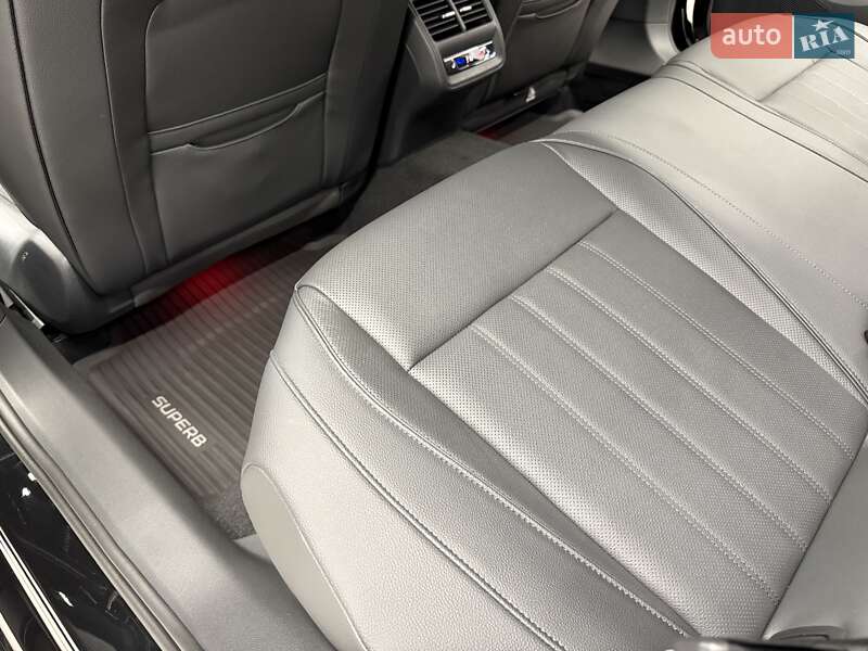 Лифтбек Skoda Superb 2025 в Киеве