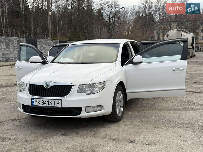 Ліфтбек Skoda Superb 2012 в Звягелі фото 8 Ліфтбек Skoda Superb 2012 в Звягелі